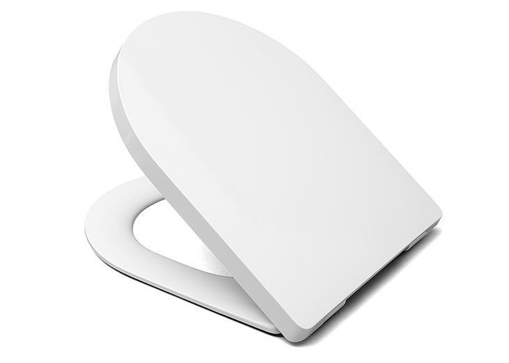Eine angesagte Kombination aus minimalistischem Design und moderner D-Form: Unser WC-Sitz Modell EOX Halb geöffneter WC-Sitz Modell EOX